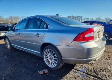 2010 Volvo S80 V8 z USA, uszkodzony, nr VIN YV1852AR1A1122062